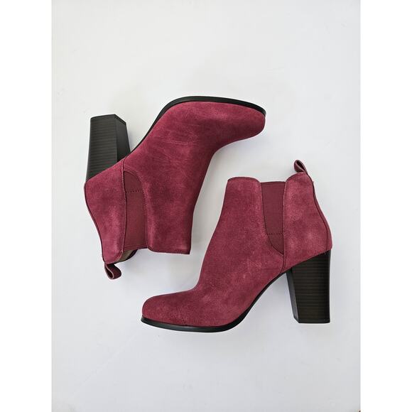 Michael Kors Evaline Heeled Booties Chelsea  Boots Size 9.5 Color Mulberry NWT - Picture 1 of 7